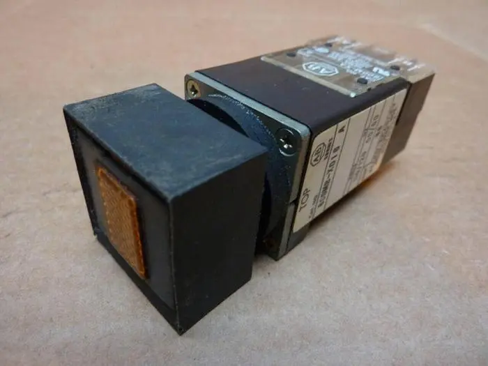Used ALLEN BRADLEY 800MB-X016 AMBER Relays & Switches Michigan US | Ideal Machinery #581023
