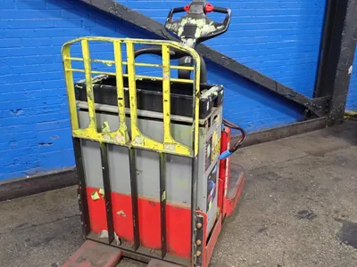 USED THE RAYMOND CORPORATION 8400