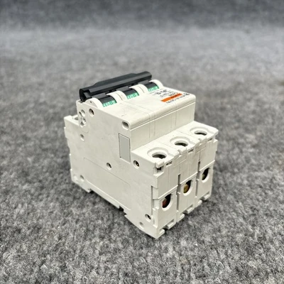Used Merlin Gerin 24539 Circuit Breakers California US | Davliegogo LLC #1708044