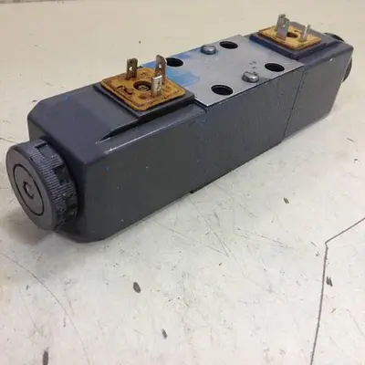 USED VICKERS DG4V-3-6C-M-U-HL7-60