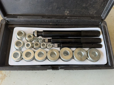 Used _UNKNOWN_ _UNKNOWN_ Internal bearing puller kits Michigan US | Miedema Asset Management Group #1313633
