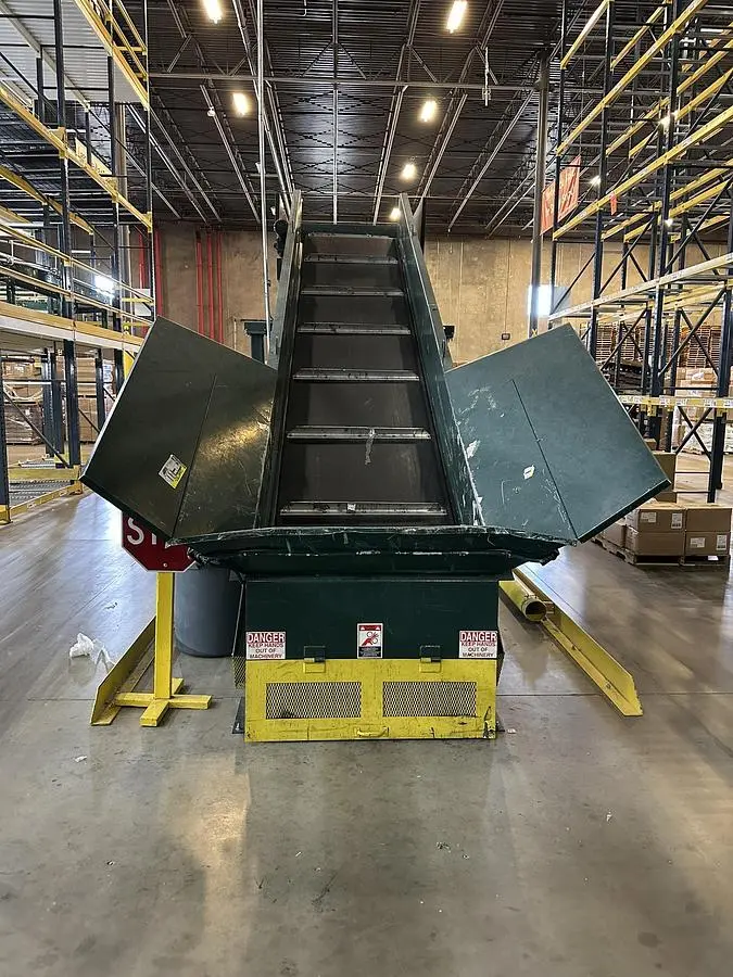 USED INTERNATIONAL BALER CORPORATION CY-48265 INFEED CONVEYOR