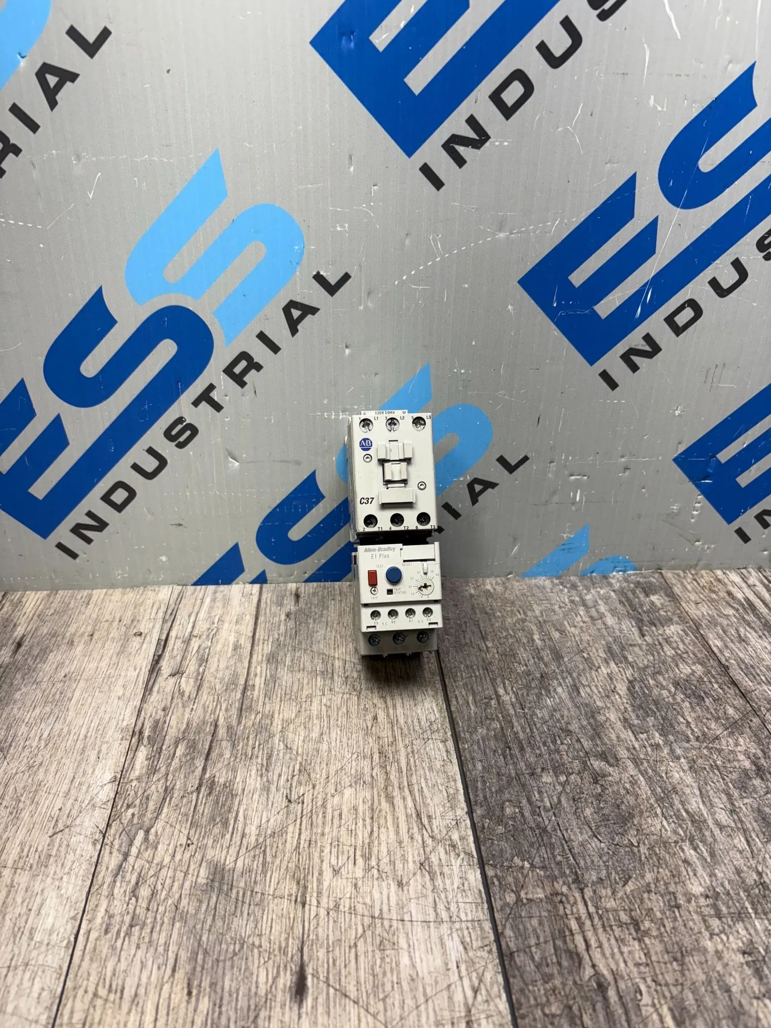 USED ALLEN BRADLEY 100-C37*00