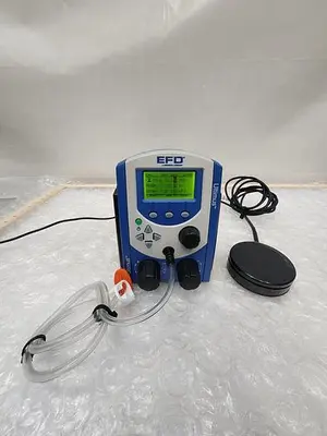 NORDSON EFD LLC EFD ULTIMUS DISPENSER 7002003 WITH EFD 2422-1 FOOT PEDAL