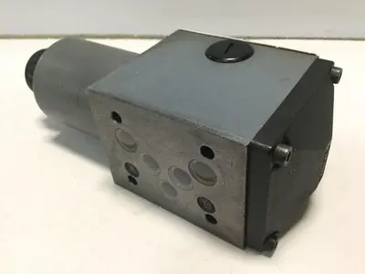 USED MANNESMANN REXROTH 4WE10EA30CG24N9Z4