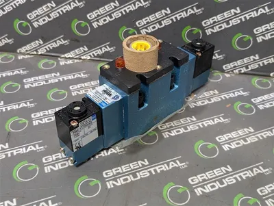 MAC MAC125A-V2B2-PM-111DA(UNIV) Double Solenoid Valve Assembly New NIB