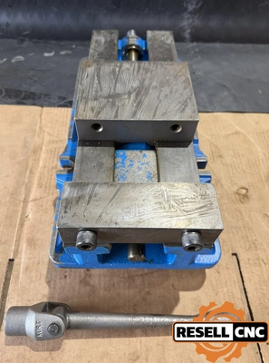 USED Kurt D688 Vise