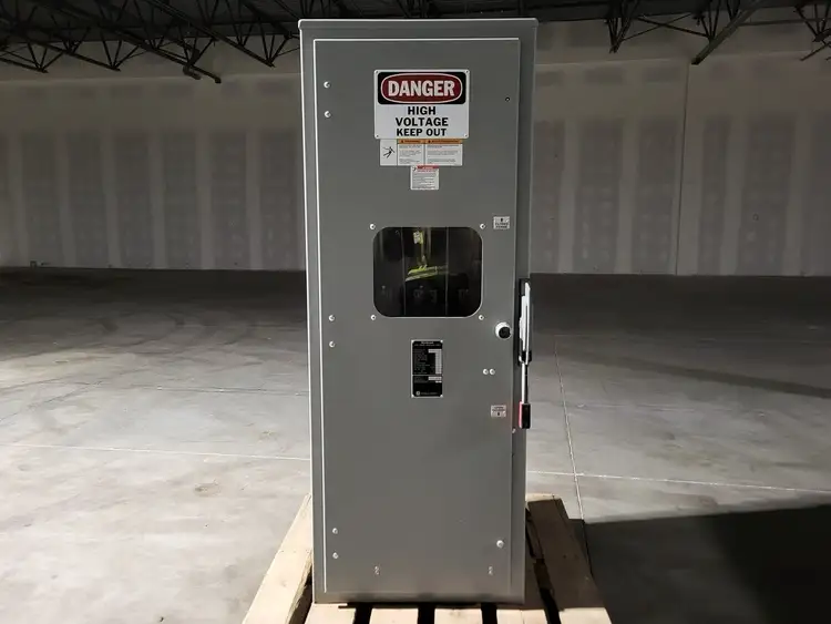 Used SQUARE D HVMB305200 Switchgears British Columbia CA | Lenmark #240234