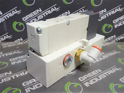 SMC VQ4100-5B Solenoid Valve with Manifold 0.15 ~ 1.0 MPa Used
