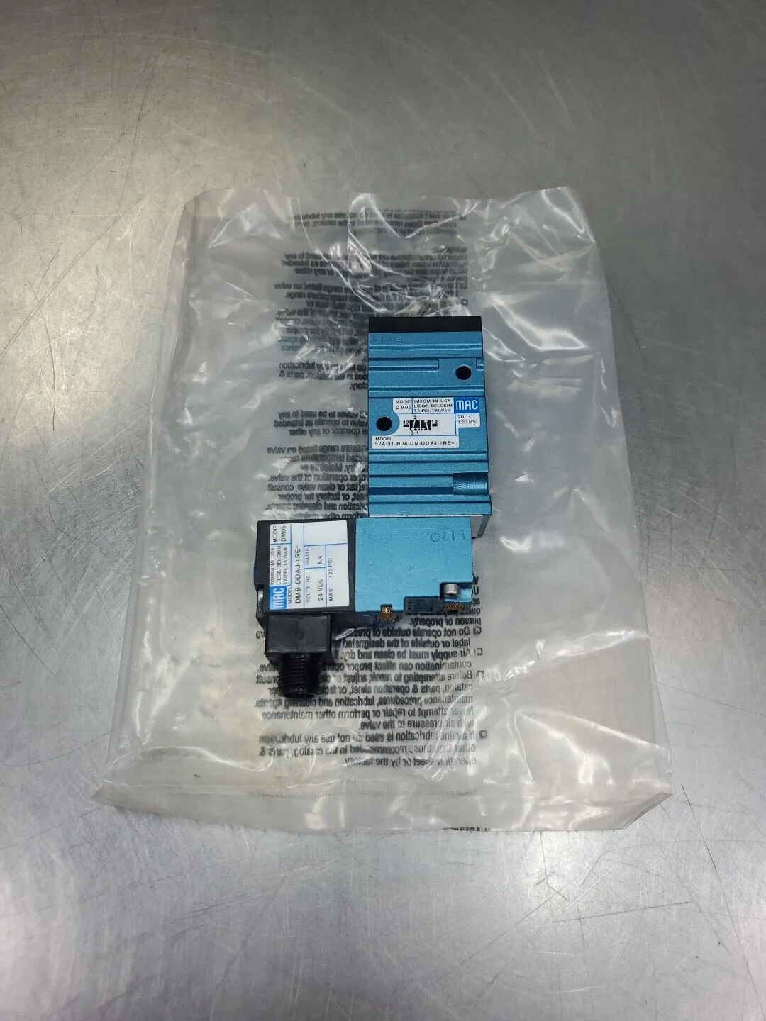 MAC 52A-31-B0A-DM-DDAJ-1RE= SOLENOID VALVE w/DMB-DDAJ-1RE= MODULE. 6A-12
