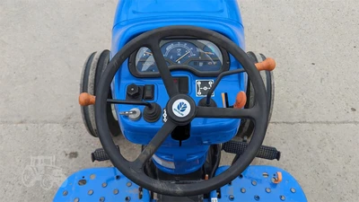 USED 2005 NEW HOLLAND TC35A