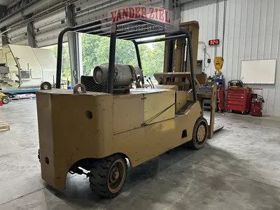 Used CATERPILLAR T250 Misc Forklifts Michigan US | Vander Ziel Machinery Sales #482638
