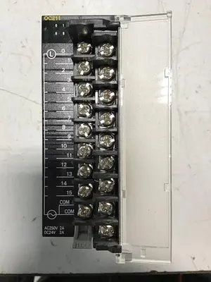 USED OMRON CJ1W-OC211