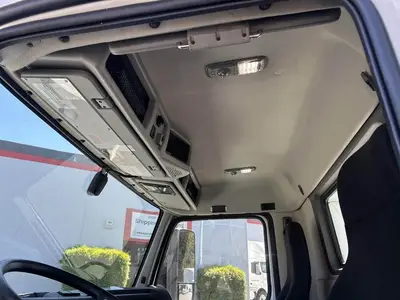 USED 2022 VOLVO VNR42T300
