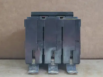 Used CUTLER-HAMMER BAB3070H Switchgears British Columbia CA | Lenmark #1438331