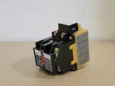 USED ALLEN-BRADLEY 700-P200A1