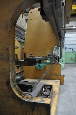 USED COLLY 200 TON X 3100 MM