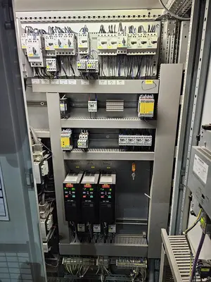 USED HOSOKAWA TWO-STAGE PLASTIC SHREDDING AND GRANULATION SYSTEM