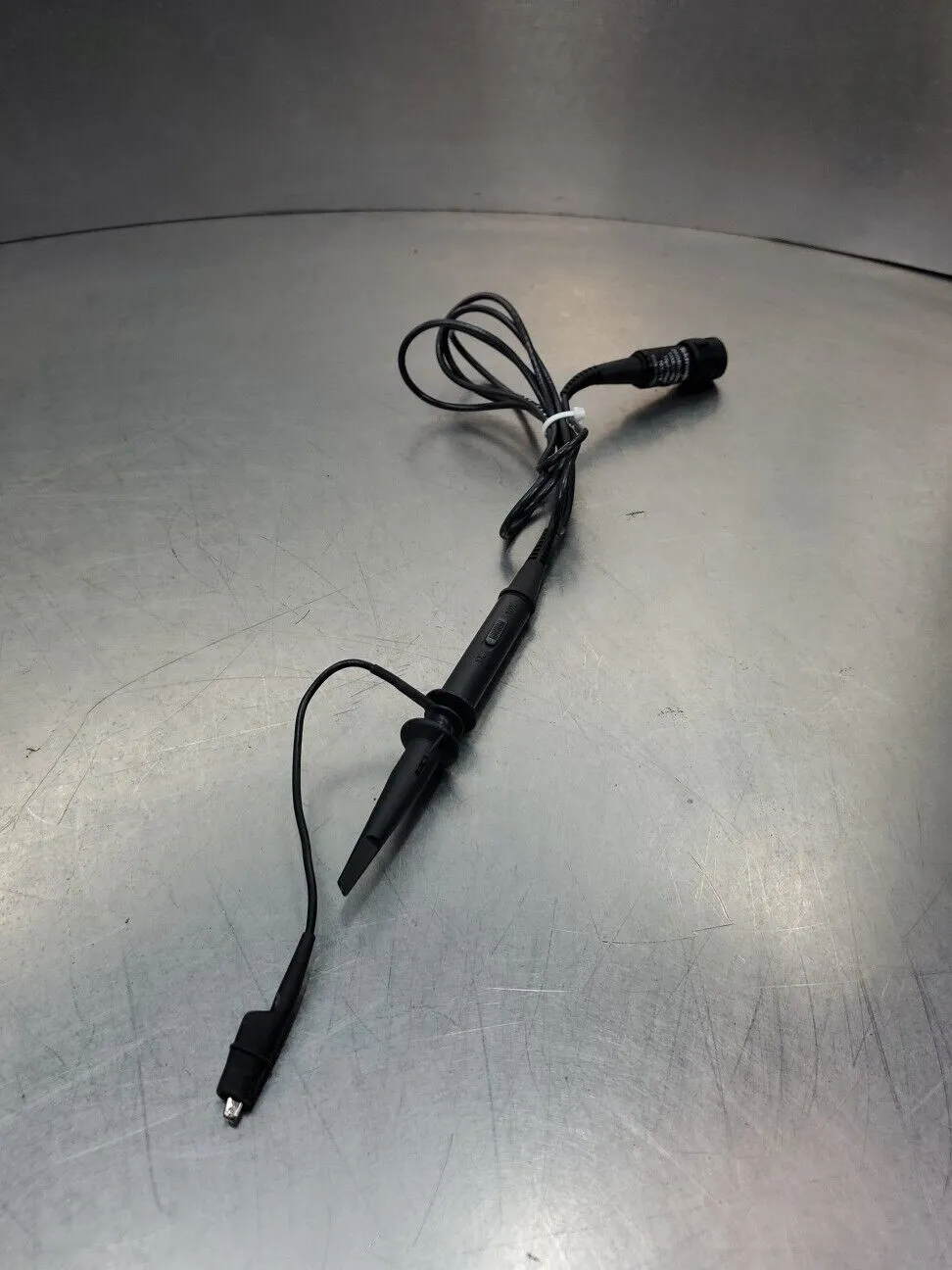 Tektronix P2220 200Mhz/6MHz 10M/1MΩ 16pF/95pF Voltage Probe. 5E-17