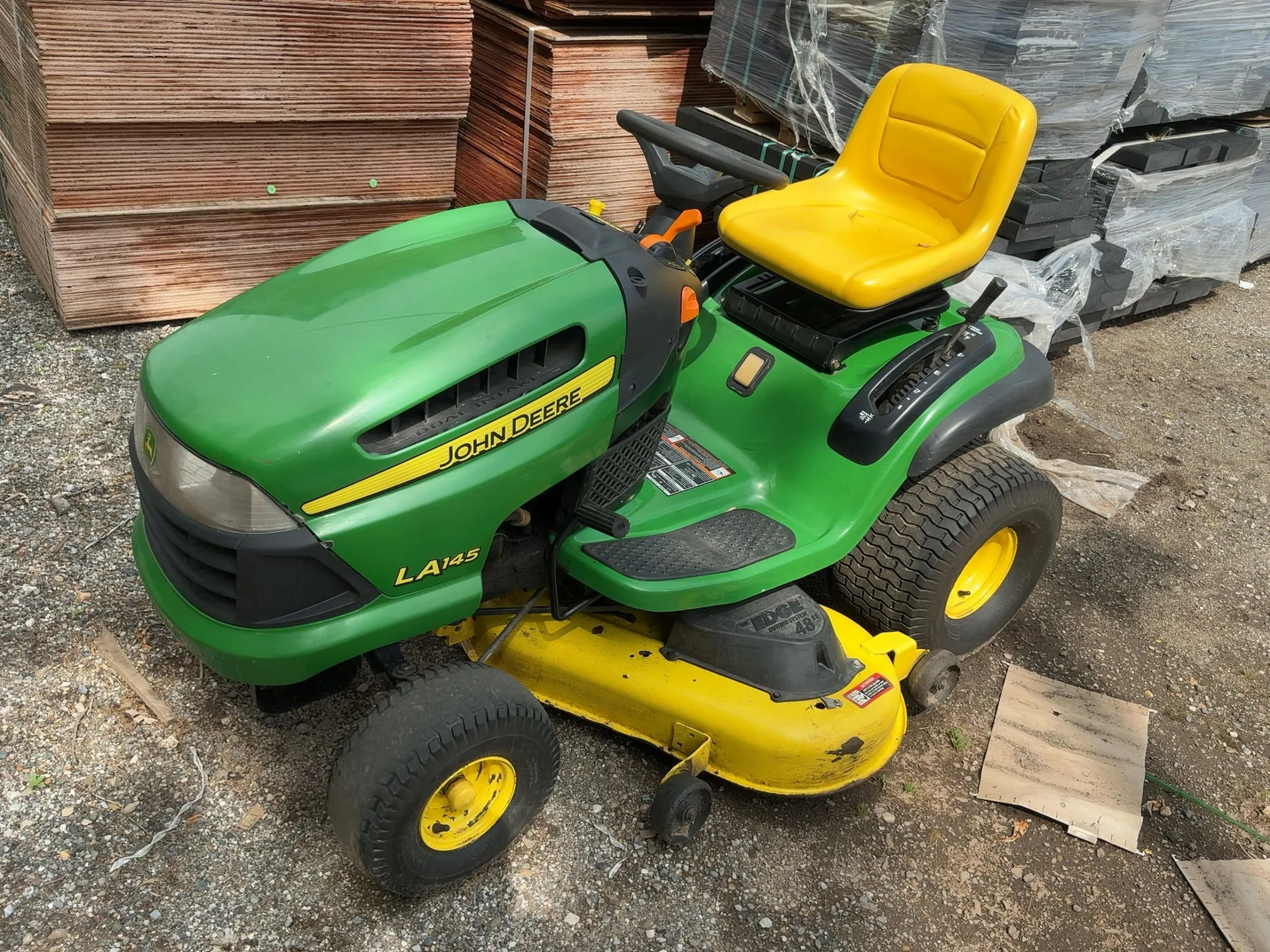 USED JOHN DEERE LA145