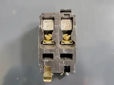 USED SQUARE D QO220