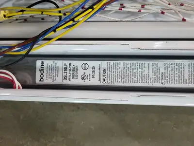 NEW DAY-BRITE FSS470L840-UNV