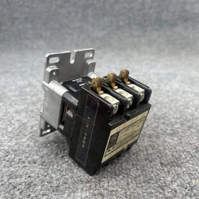 Used GE CR353AD3BH1 Relays & Switches California US | Davliegogo LLC #1725462