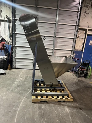 Norwalt Design Inc Hopper Feeder Incline Cleated Conveyor