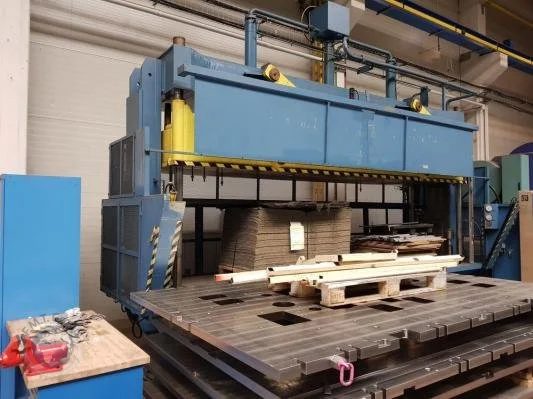 Used 1992 TERENZI T 50 Hydraulic Presses | F.M.T. Group s.r.o. #1253002