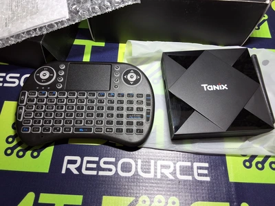 TANIX TX6S SMART ANDROID 10 TV BOX WITH REMOTE AND KEYBOARD - BRAND NEW