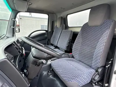 Used 2023 ISUZU NPR HD Box trucks Florida US | Truck and Van Outlet #1509234