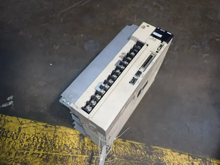 Used YASKAWA ELECTRIC SGDV120D01A Servo Drives Ohio US | HGR 24 #785615