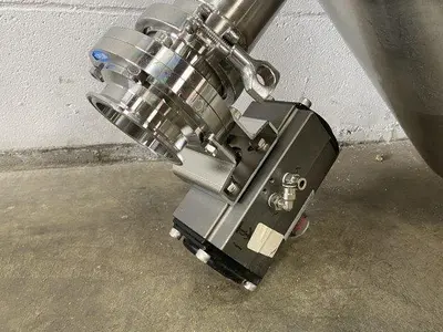 Lidded Hopper With Butterfly Valve