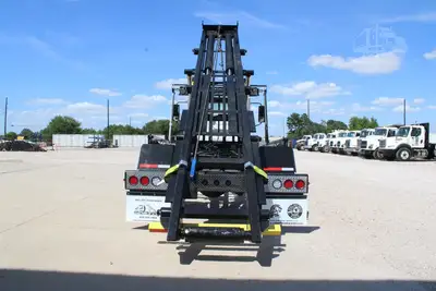 New | in-Stock 2027 MACK MD7 Rolloff Trucks Texas US | Roll Off Truck World #1491924