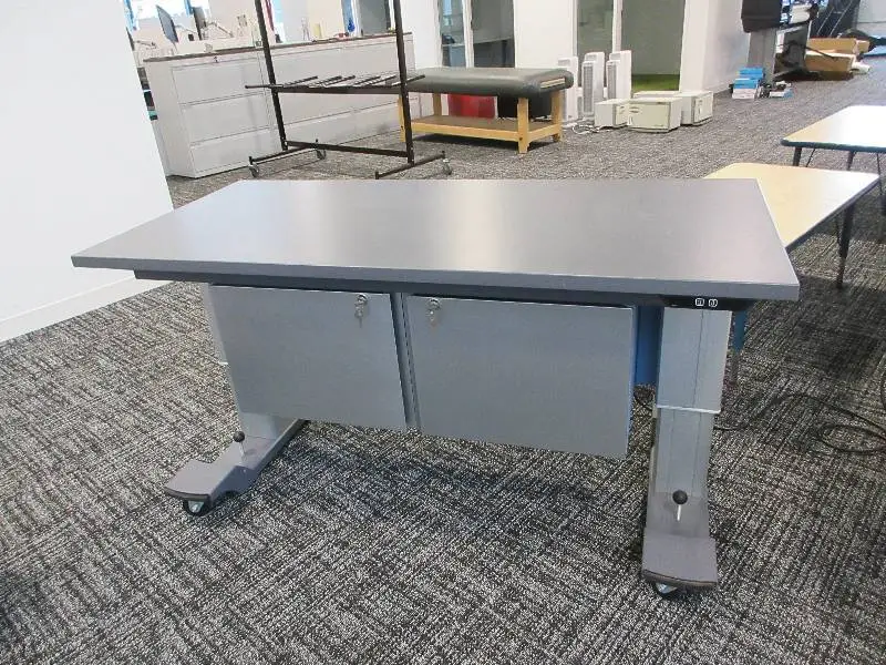 PITNEY BOWES HEIGHT ADJUSTABLE MAIL ROOM TABLE