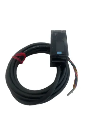 NEW KEYENCE CZ-K1 FIBER OPTIC AMPLIFIER CZK1