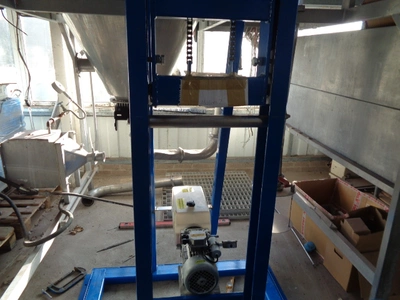 Motorised hydraulic power pack to suit pilot stirrer