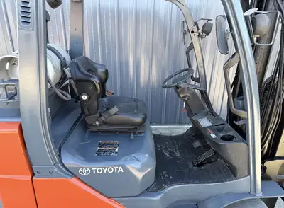 Used TOYOTA 8FGCU25 Misc Forklifts Michigan US | KD Equipment Sales #1567937