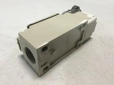 Used YAMATAKE LJA10-11A21N-003 Relays & Switches Michigan US | Ideal Machinery #1299906