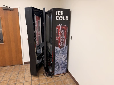 Used DIXIE - NARCO 1200 SODA / POP MACHINE CAN DISPENSER Vending Machines Michigan US | Miedema Asset Management Group #1320787