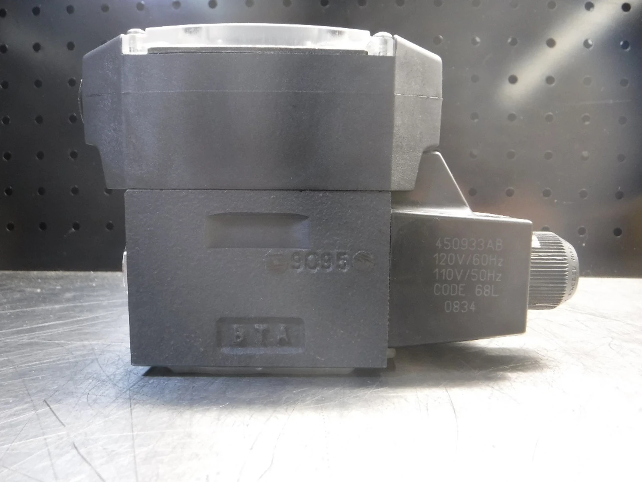 Continental Hydraulics Solenoid Control Valve VSD03M-1A-GB-68L-B (LOC1042A)