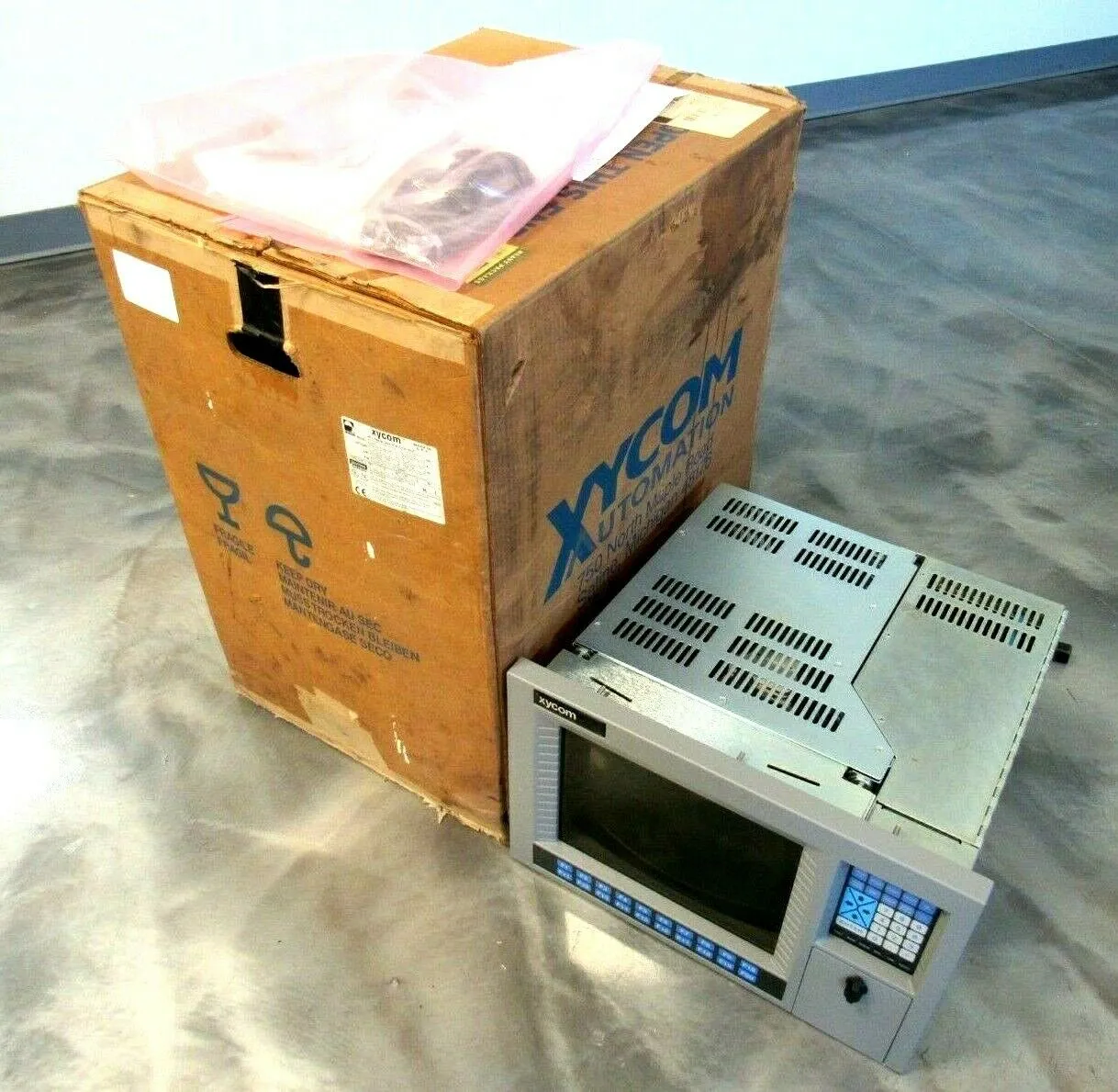 NEW XYCOM 9450-27B1319010000 OPERATOR PANEL 945027B1319010000