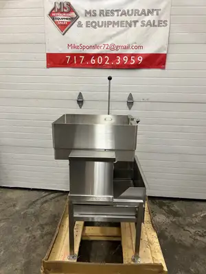 Blodgett BTT-12E 12 Gallon Electric Tilting Skillet/Braising Pan with Stand NEW