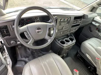 Used 2019 GMC SAVANA CUTAWAY Box trucks Florida US | Truck and Van Outlet #1509156
