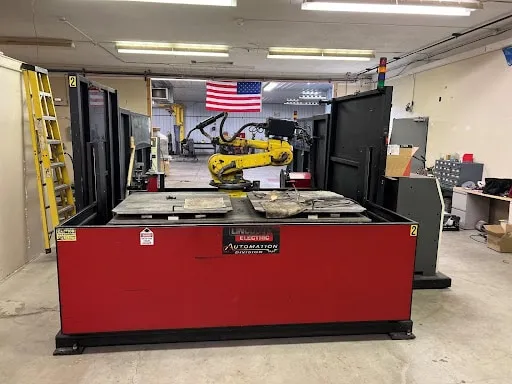 Used 2006 LINCOLN ELECTRIC DUAL CELL Robotic Welding Cells Illinois US | Revelation Machinery #404431