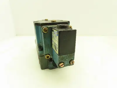 MAC 6521B-211-PM-111DA Pneumatic Double Solenoid Valve 4/2-Pos 120V w/Sub-Base