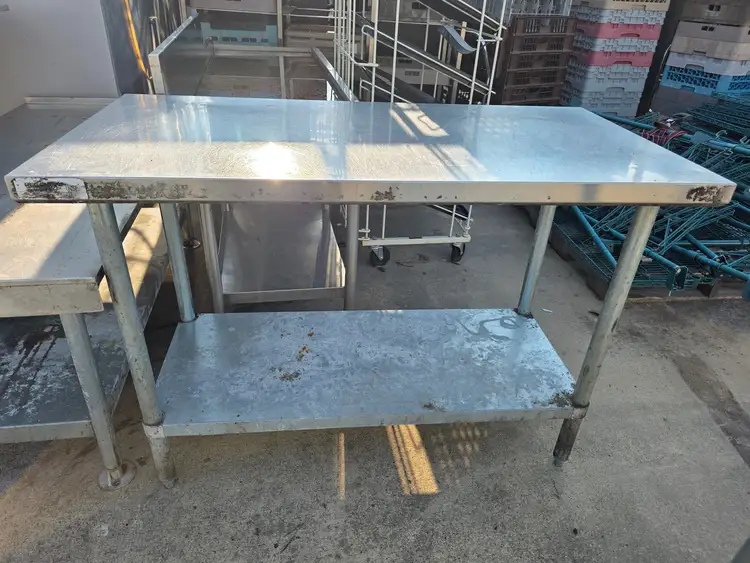 Used Falcon Restaurant Supply Used 48" x 24" Stainless Steel Table - SS410 Food Prep Tables Illinois US | Falcon Restaurant Supply #1373518