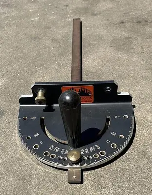 USED WOODHAVEN TABLE SAW MITER GAUGE