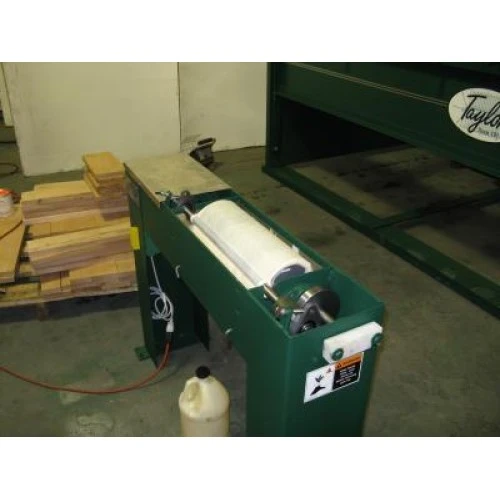 NEW TAYLOR TAYLOR ROLLER SPREADER