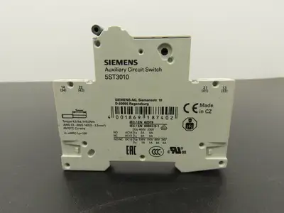 Siemens 5ST3010 Sentron Miniature Circuit Breaker Auxiliary Switch Lot of 13